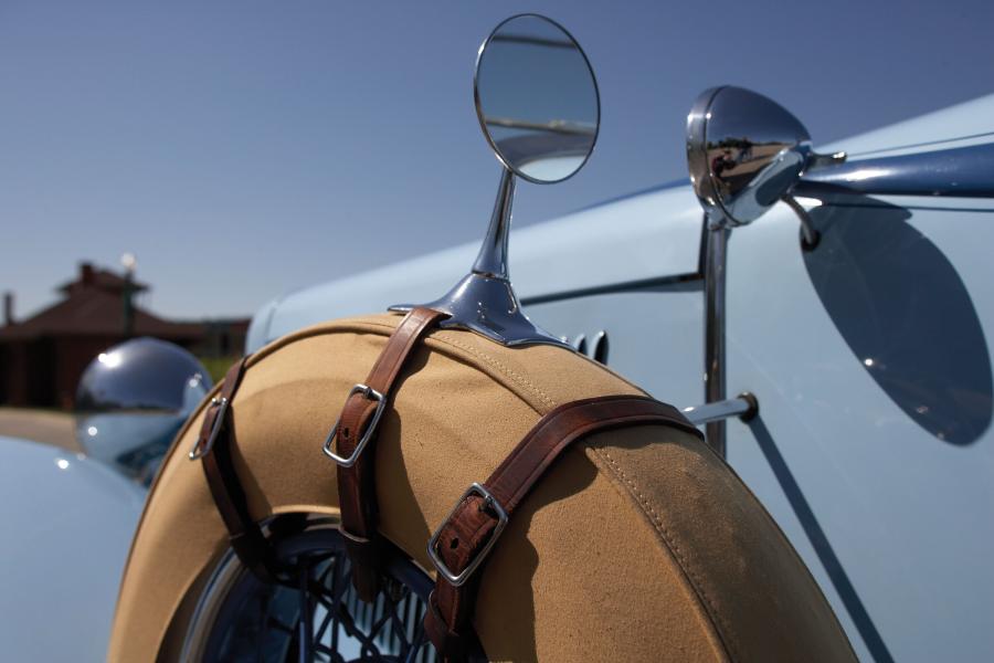 Детали экстерьера Auburn 8-98 Boattail Speedster 1931 года  (фото 11 из 37)